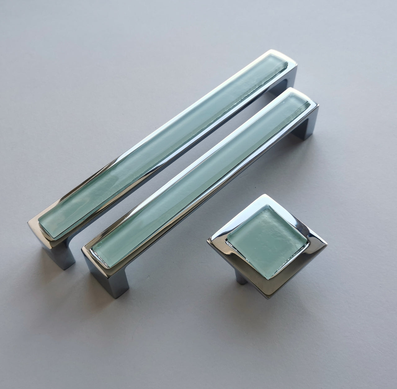 Modern Chinchilla Grey Fused Glass Pop-up Pull/Knob. Pop-up Glass Handles - 0035