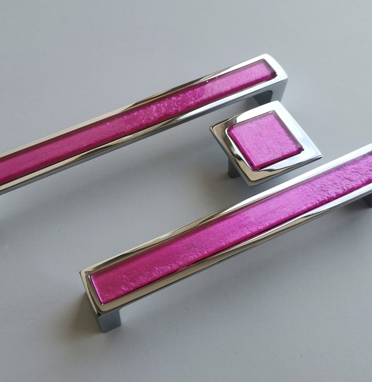 Modern Fuchsia Pink Glass Pop-up Pull/Knob. Pop-up Glass Handles - 0022