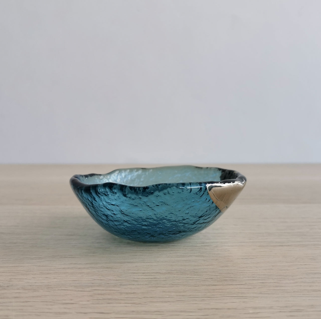 Merry Minimalist Sky Blue&Platinum Glass Bowl. Small Blue&Platinum Glass Soy Sauce Bowl - 3 1/8" (8cm.)