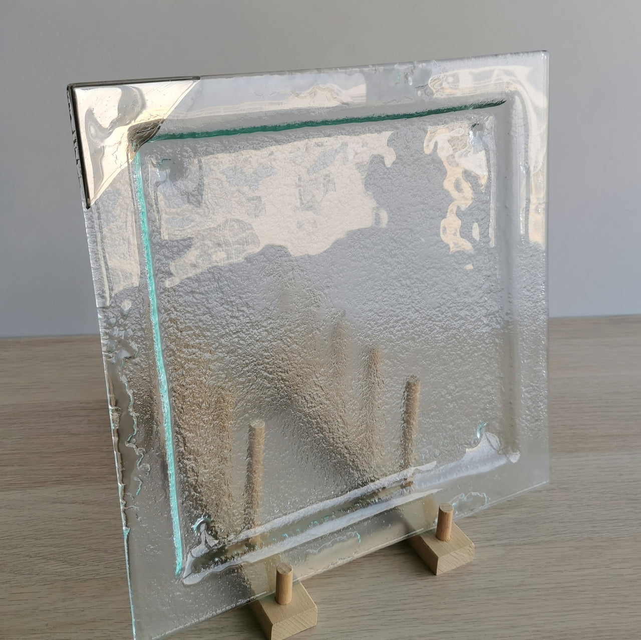 New York Minimalist Transparent&Platinum Glass Platter. Transparent&Platinum Glass Platter - 12"x12" (30,5cm.x30,5cm.)