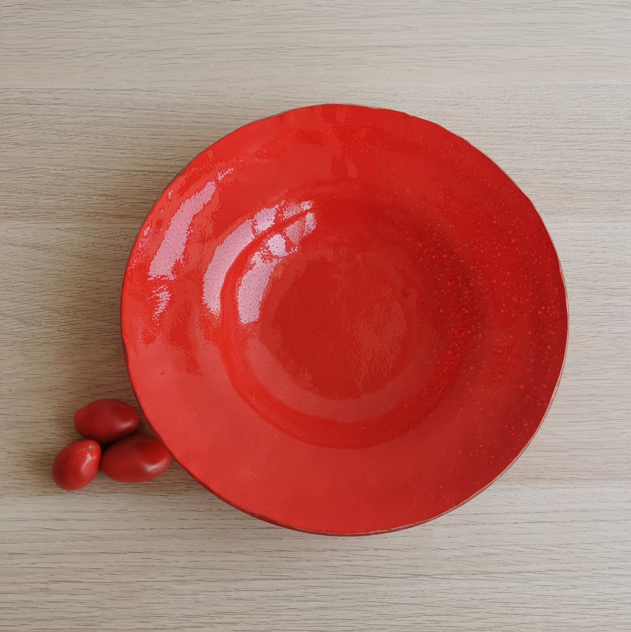 Pasta Minimalist Poppy Glass Bowl. Poppy Glass Pasta Bowl - 11 7/16" (29cm.)