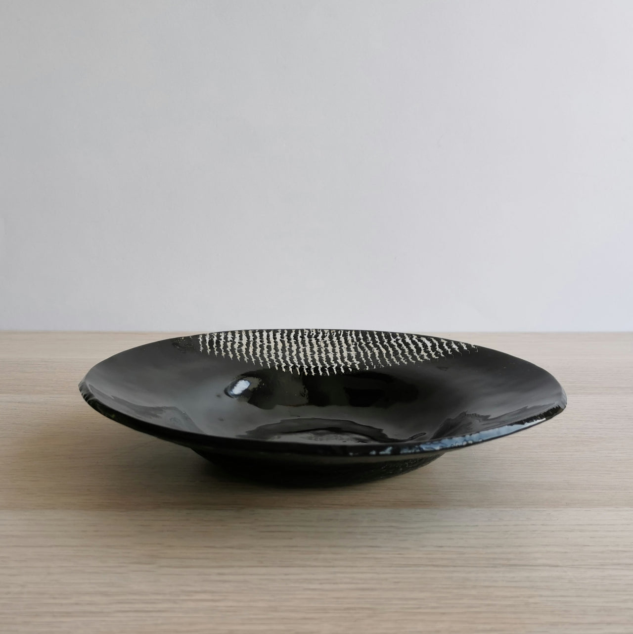 Pasta Minimalist Black&Stripes Glass Bowl. Black&Stripes Glass Pasta Bowl - 9 13/16" (25cm.)