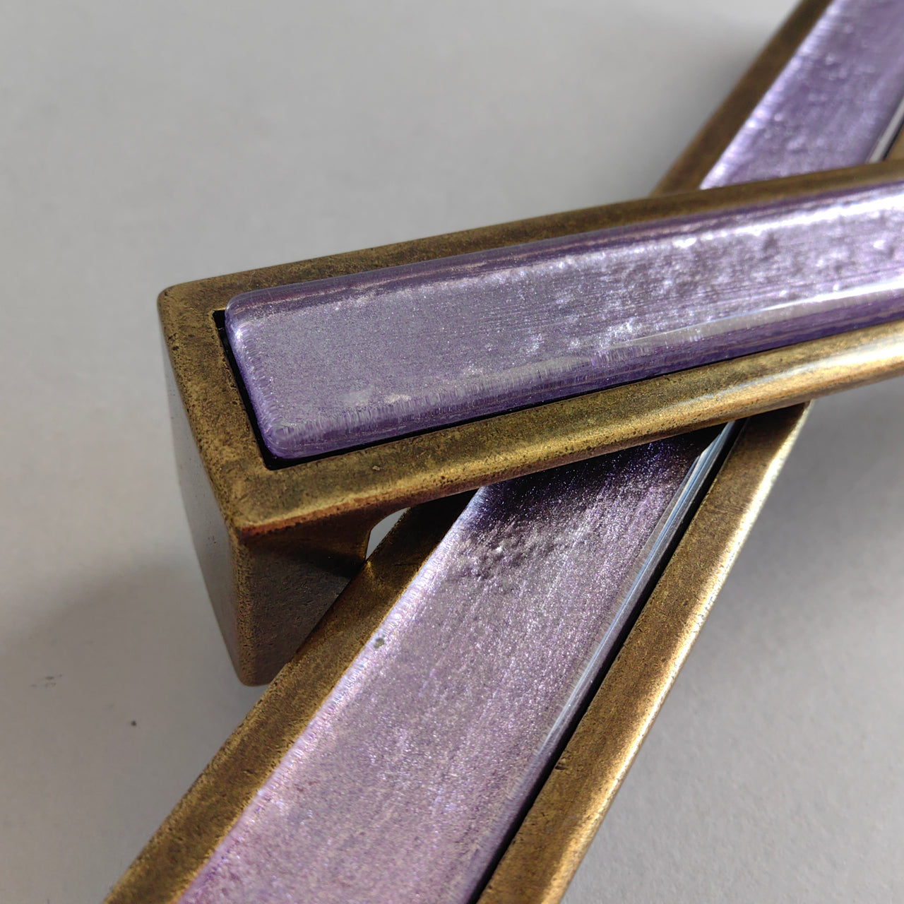 Pop-up Lilac Purple Glass Pop-up Pull/Knob. Antique Brass Metal Finish. Pop-up Glass Handles - 0033