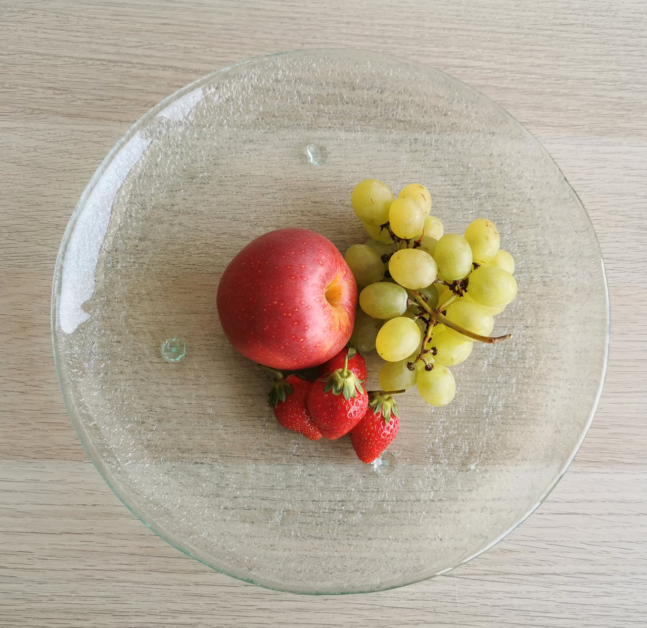 Merry Minimalist Clear Glass Platter. Transparent Glass Platter - 11 13/16" (30cm.)