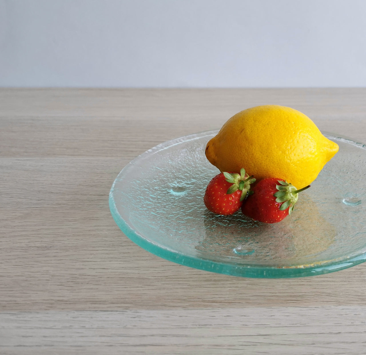 Merry Minimalist Clear Glass Dessert Plate. Transparent Glass Plate - 8 1/4" (21cm.)