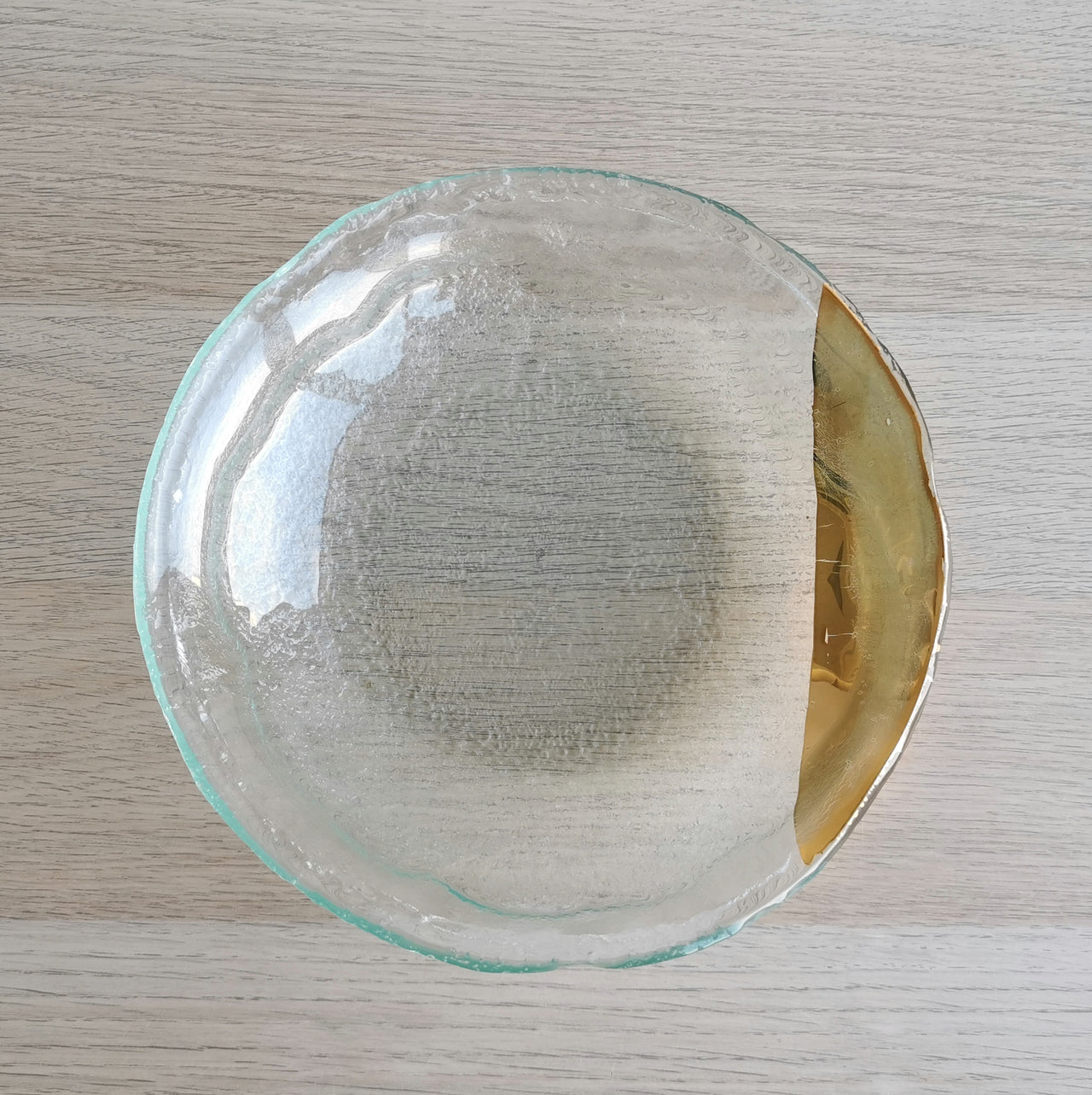 Merry Minimalist Transparent&Gold Glass Pasta Bowl. Transparent&Gold Glass Pasta Bowl - 9 1/4" (23,5cm.)