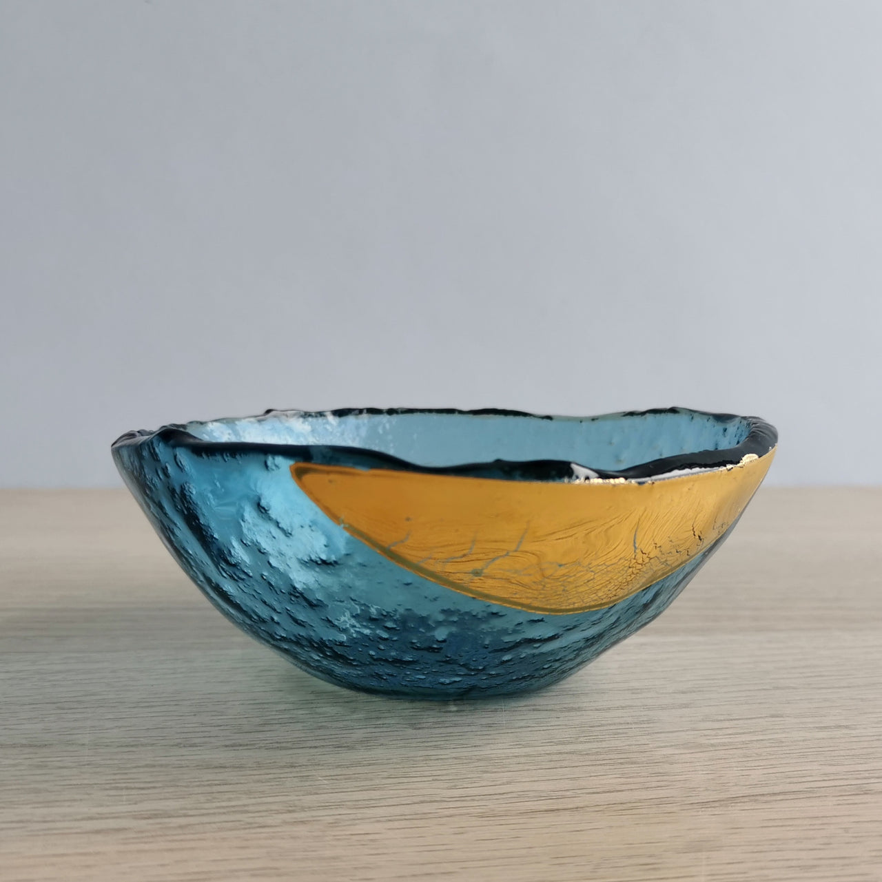 Merry Minimalist Sky Blue&Gold Glass Bowl. Blue&Gold Glass Rice Bowl - 4 15/16" (12,5cm.)