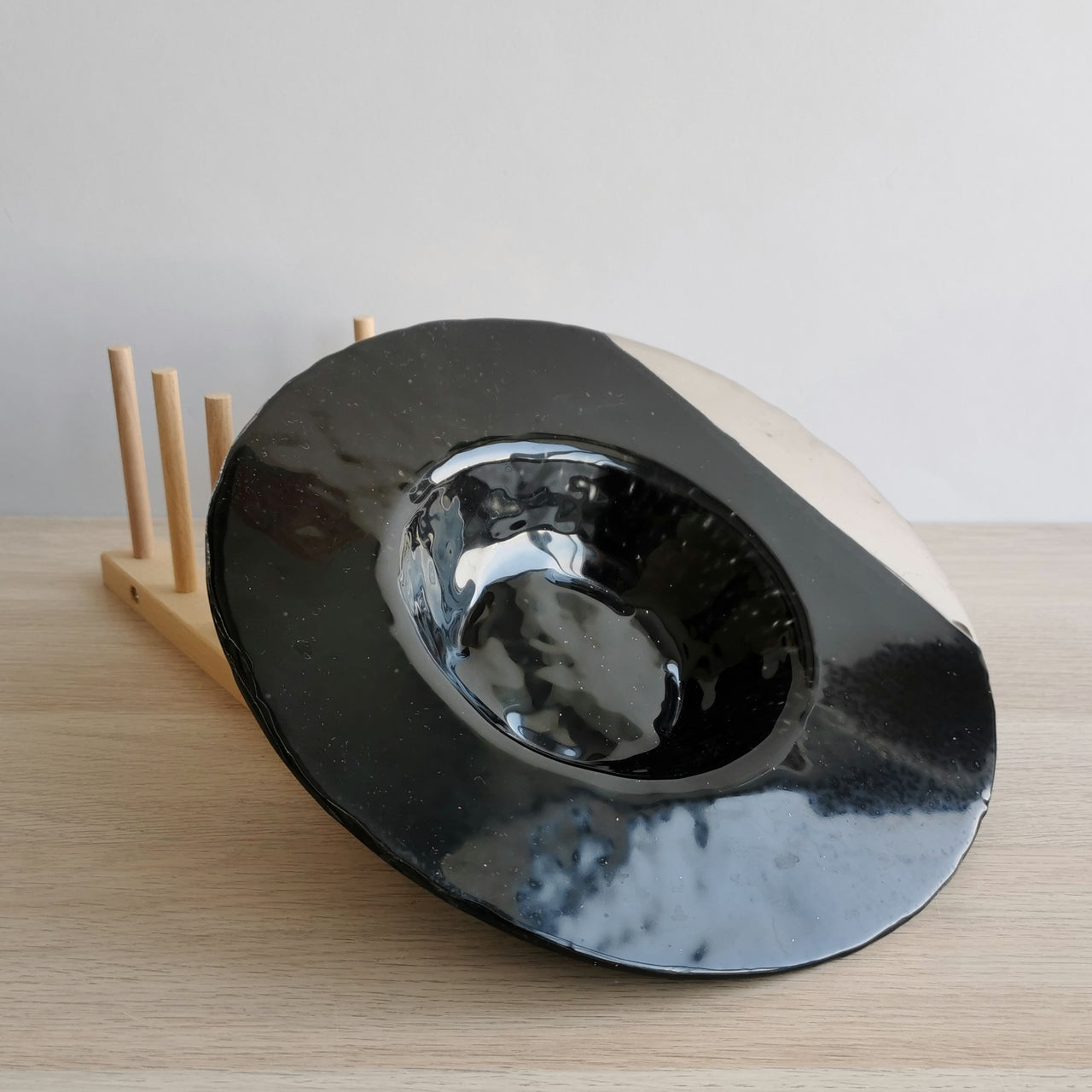 City Minimalist Black&Platinum Glass Bowl. Black&Platinum Glass Shifted Center Pasta Bowl - 10 5/8" (27cm.)