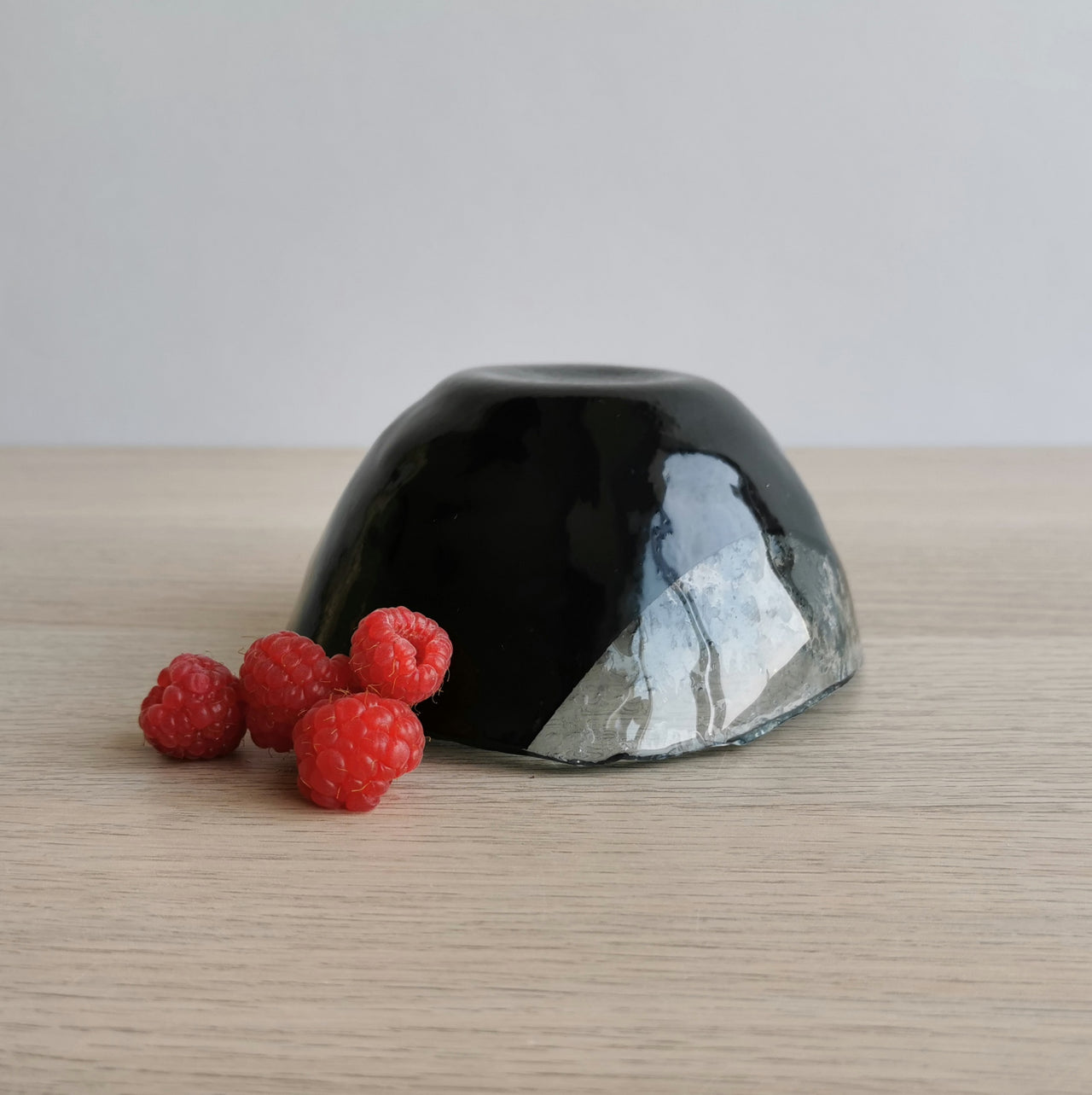 Vanilla Minimalist Black&Transparent Glass Bowl. Small Black&Transparent Glass Ice-Cream Bowl - 4 15/16" (12,5cm.)