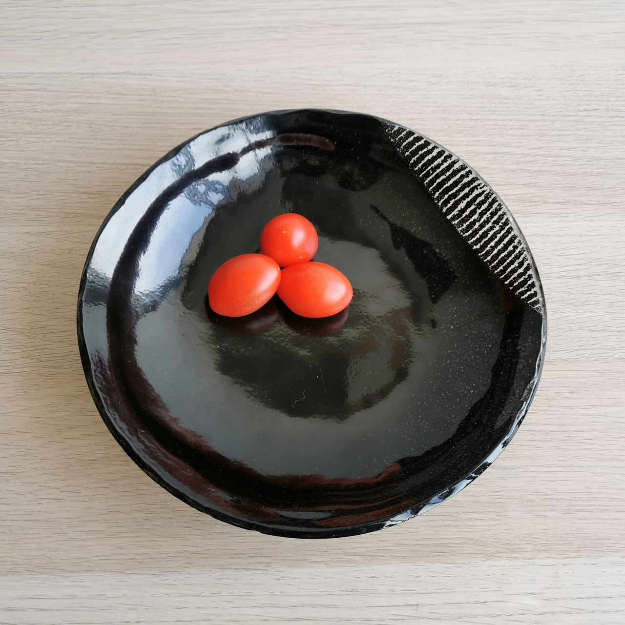 Merry Minimalist Black&Stripes Glass Pasta Bowl. Black&Stripes Glass Pasta Bowl - 9 1/4" (23,5cm.)