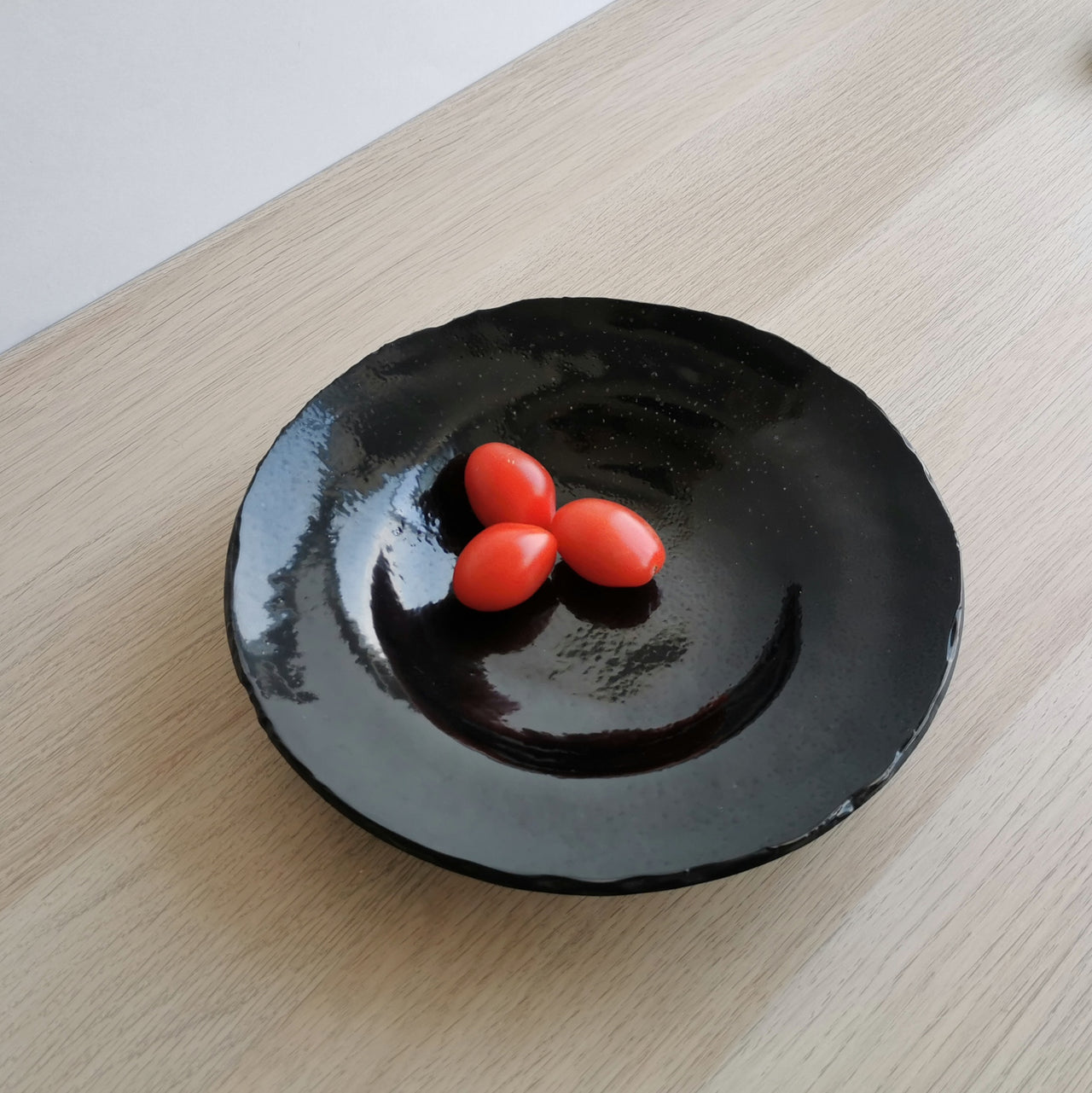 Pasta Minimalist Black Glass Bowl. Black Glass Pasta Bowl - 9 13/16" (25cm.)