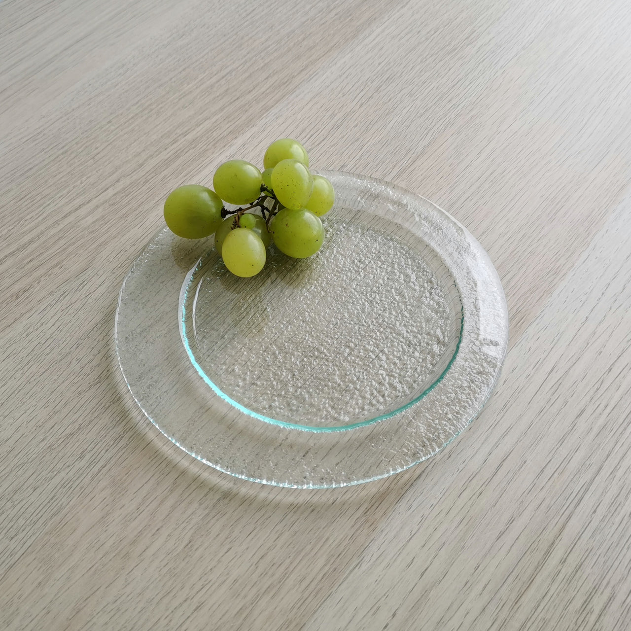 City Minimalist Transparent Glass Plate. Small Transparent Glass Shifted Center Plate - 7 1/16" (18cm.)