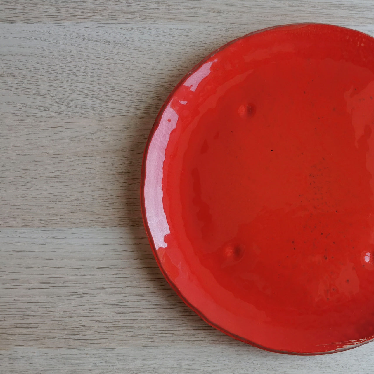 Merry Minimalist Poppy Glass Platter. Poppy Glass Platter - 11 13/16" (30cm.)